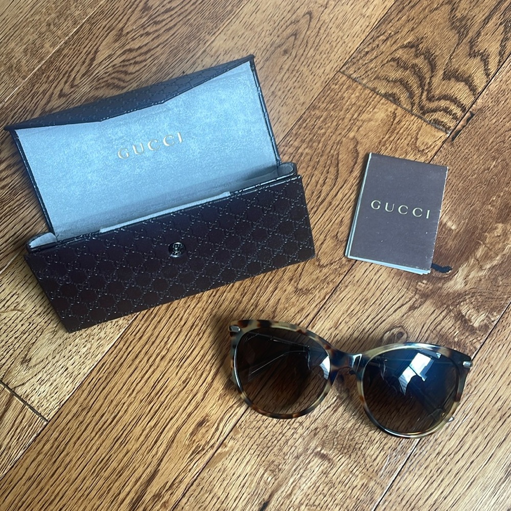 Like new Gucci sunglasses